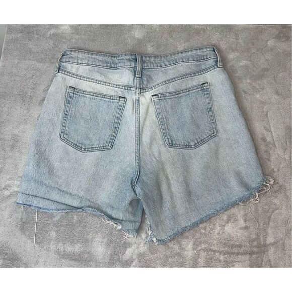 Women’s Denim Light-Medium Wash Cutoff Jean Shorts 14 - Picture 2 of 9